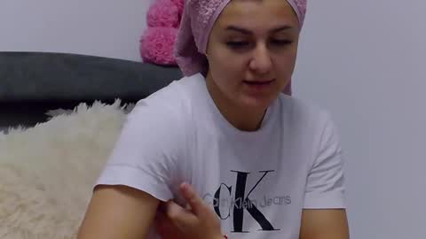 PlayfulNicole online show from 04.01.26