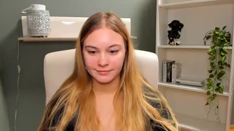 Valeria online show from 12.21.24