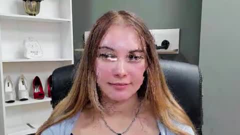 Valeria online show from 10.26.25