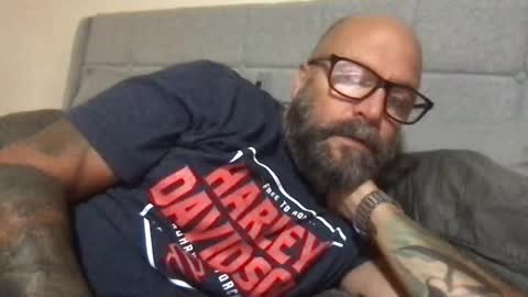 Snapshot of pleasesitonmycock chatting on 09.24.25 PleaseSitOnMyCock online show from 09.24.25