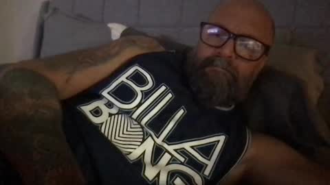 Snapshot of pleasesitonmycock chatting on 11.18.25 PleaseSitOnMyCock online show from 11.18.25