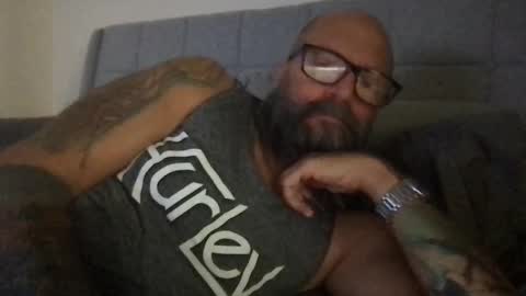 Snapshot of pleasesitonmycock chatting on 12.01.25 PleaseSitOnMyCock online show from 12.01.25