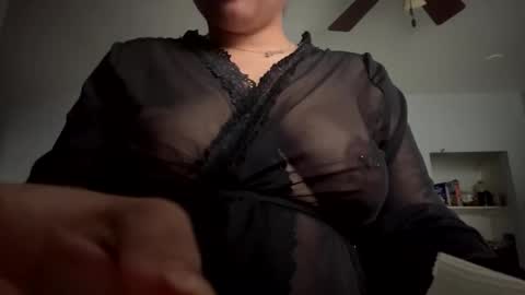 Snapshot of pleaseze chatting on 02.11.25 theestallion online show from 02.11.25