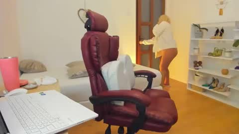 PleasureWitch online show from 03.06.25