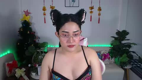 Ploysai online show from 01.15.25