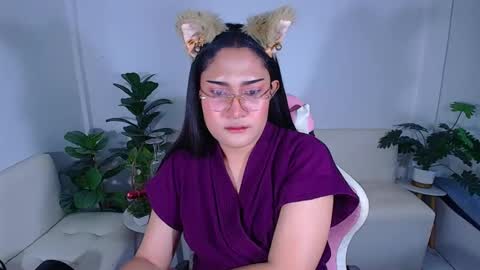 Ploysai online show from 10.22.25