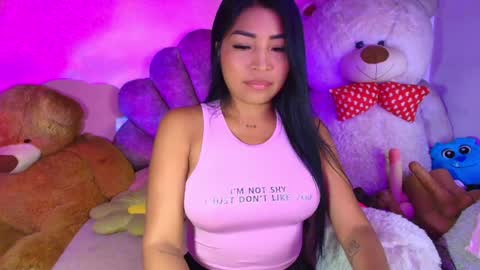 Snapshot of pocahontas_cute chatting on 05.11.26 Nicole online show from 05.11.26