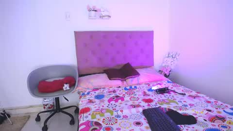 Snapshot of pocahontas_mcry chatting on 12.02.24 pocahontas online show from 12.02.24