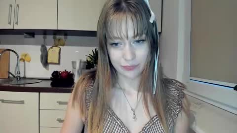 Snapshot of polihoney chatting on 06.06.26 Polina online show from 06.06.26