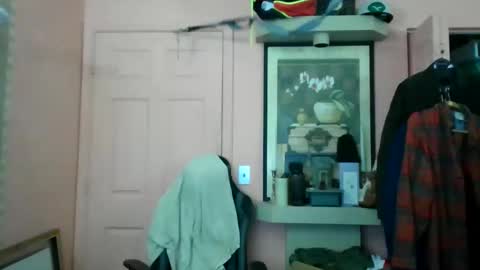 Snapshot of polishrifle3 chatting on 05.28.26 jaws online show from 05.28.26