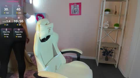 Polly online show from 09.10.25