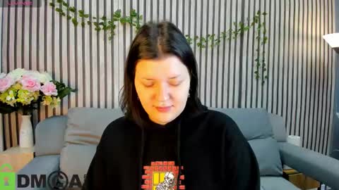 Polly online show from 11.03.25