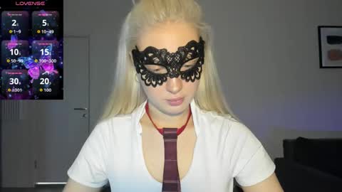 Snapshot of polly_skil chatting on 06.09.26 polly_skil online show from 06.09.26