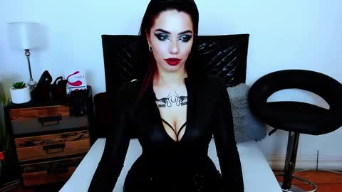 Polly online show from 03.01.25