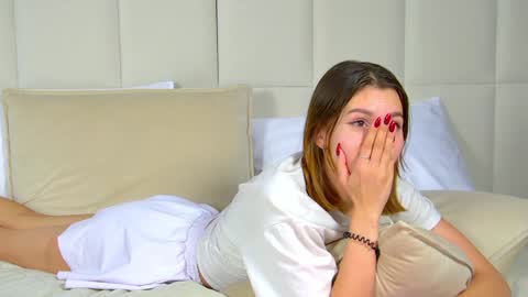 Snapshot of pollylanders chatting on 12.09.24 Polly online show from 12.09.24