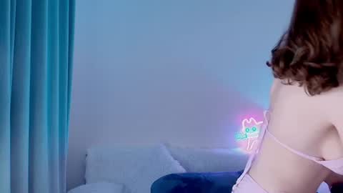 Snapshot of poompoompeach_ chatting on 06.25.26 Alice online show from 06.25.26