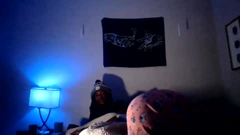 popoutmama online show from 12.31.24