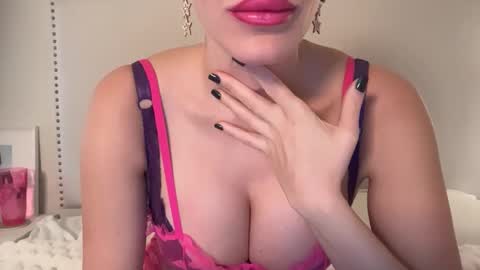 Snapshot of poppyknox chatting on 12.03.25 Poppy Knox online show from 12.03.25