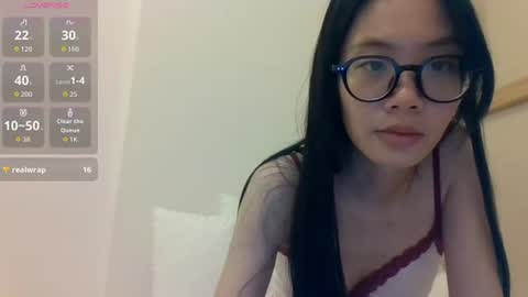 Snapshot of poppyluvuuu chatting on 06.27.26 Poppyluvuuu online show from 06.27.26