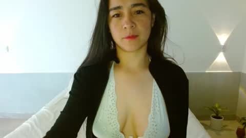 porcelainlux online show from 11.19.25