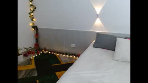 porcelainlux online show from 12.22.25