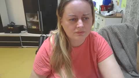 Snapshot of pornbusty chatting on 03.12.26 MelissOfficial online show from 03.12.26