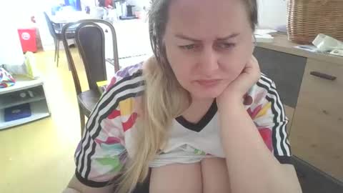 Snapshot of pornbusty chatting on 04.26.26 MelissOfficial online show from 04.26.26