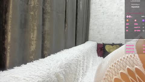 Snapshot of pornodoll_viki chatting on 12.25.24 Viki Di online show from 12.25.24