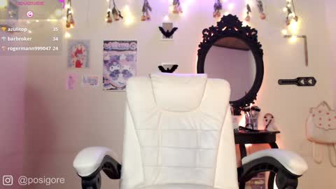 Anna Goth independient model online show from 12.19.24