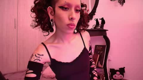 Anna Goth independient model online show from 02.27.26