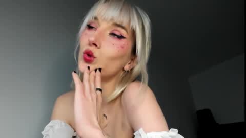 Snapshot of positivevibess chatting on 03.03.25 positivevibess online show from 03.03.25