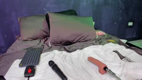 Powder  online show from 02.05.25