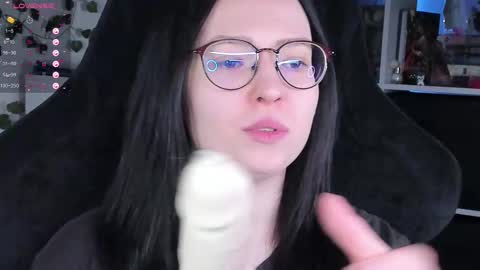 Snapshot of power_robynn chatting on 11.10.25 Robyn online show from 11.10.25