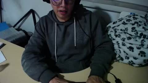 powerfulzeus2 online show from 10.28.25