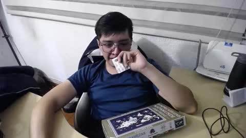 powerfulzeus2 online show from 12.23.25