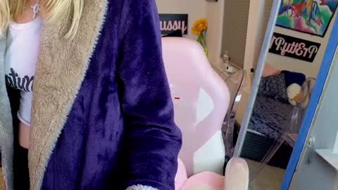 Snapshot of pr3ttyp1nkpussy chatting on 11.14.25 Evangeline Eva Darling online show from 11.14.25