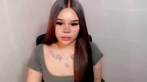 MAXXINE online show from 02.06.25