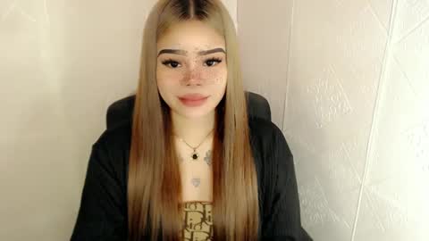 MAXXINE online show from 03.12.25