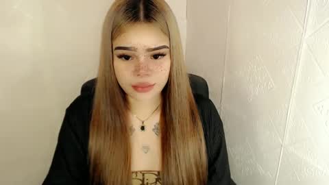 MAXXINE online show from 03.12.25