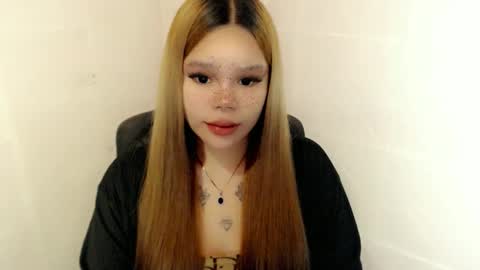 MAXXINE online show from 11.05.25