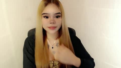 MAXXINE online show from 12.14.25