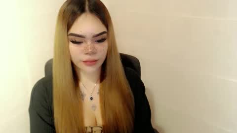 Snapshot of preciousangel69xxx chatting on 04.30.26 MAXXINE online show from 04.30.26
