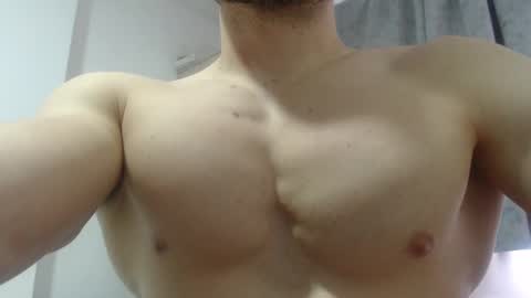 Snapshot of preettyboyx chatting on 12.09.24 JUAN online show from 12.09.24