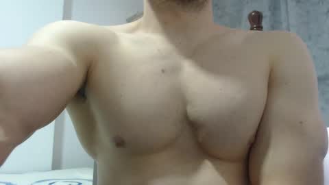 Snapshot of preettyboyx chatting on 01.10.25 JUAN online show from 01.10.25