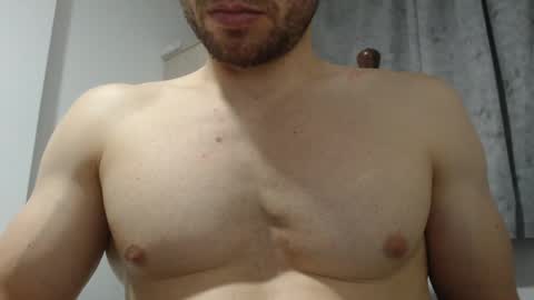 Snapshot of preettyboyx chatting on 01.11.25 JUAN online show from 01.11.25