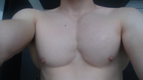 Snapshot of preettyboyx chatting on 09.14.25 JUAN online show from 09.14.25