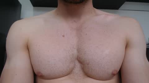 Snapshot of preettyboyx chatting on 09.22.25 JUAN online show from 09.22.25