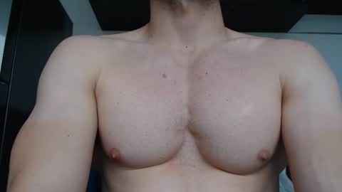 Snapshot of preettyboyx chatting on 09.30.25 JUAN online show from 09.30.25