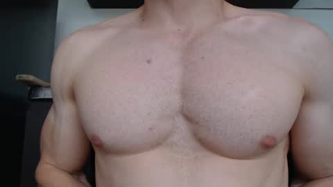 Snapshot of preettyboyx chatting on 10.02.25 JUAN online show from 10.02.25