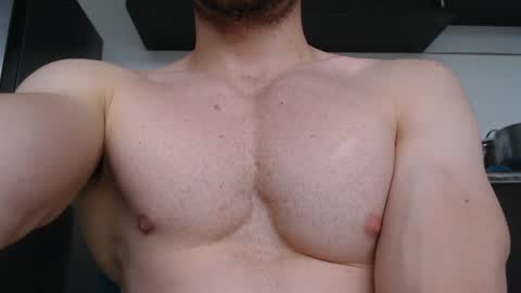 Snapshot of preettyboyx chatting on 10.12.25 JUAN online show from 10.12.25